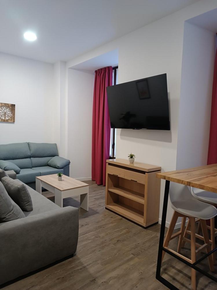 Apartamentos Turisticos Avila Puerta De San Vicente 0-2 Eksteriør billede