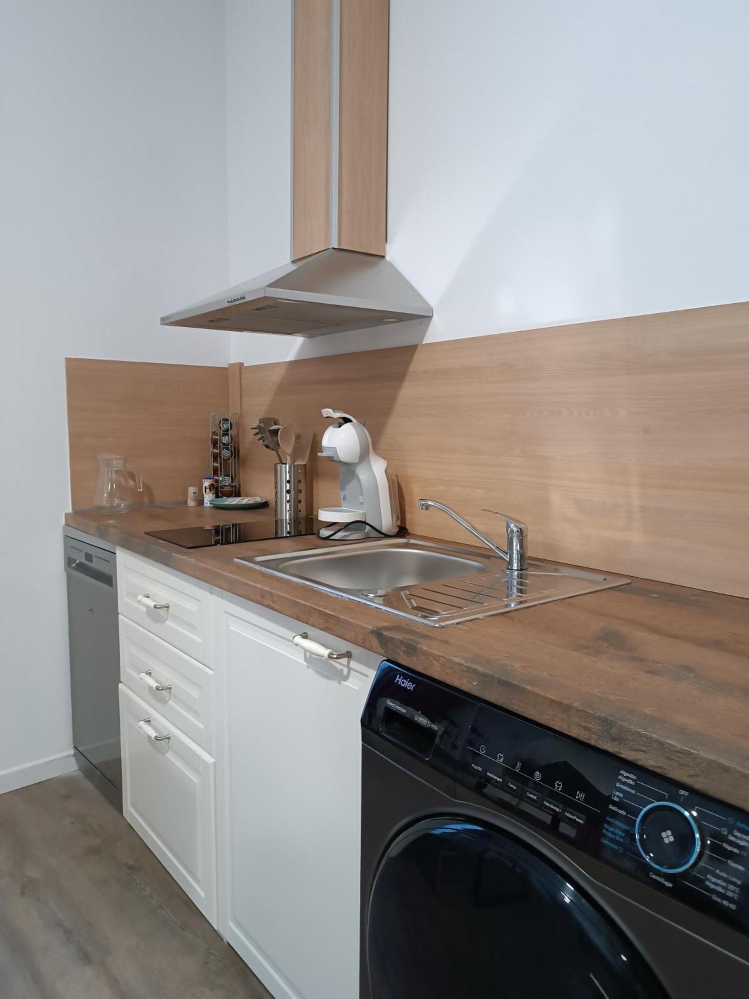 Apartamentos Turisticos Avila Puerta De San Vicente 0-2 Eksteriør billede