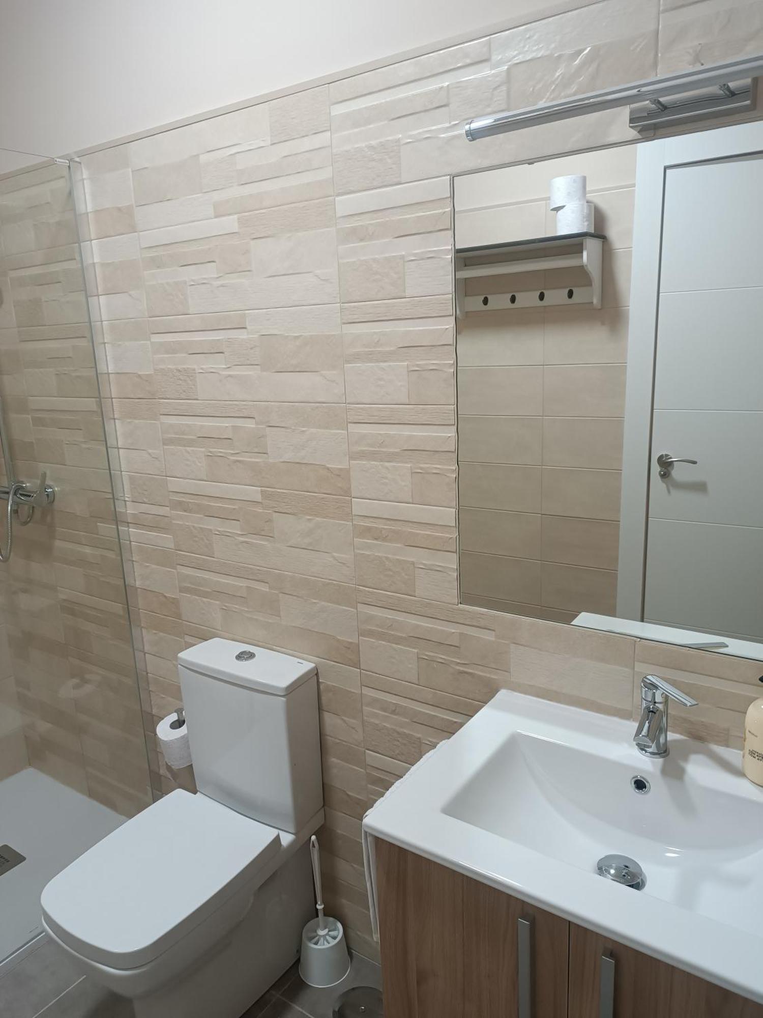 Apartamentos Turisticos Avila Puerta De San Vicente 0-2 Eksteriør billede